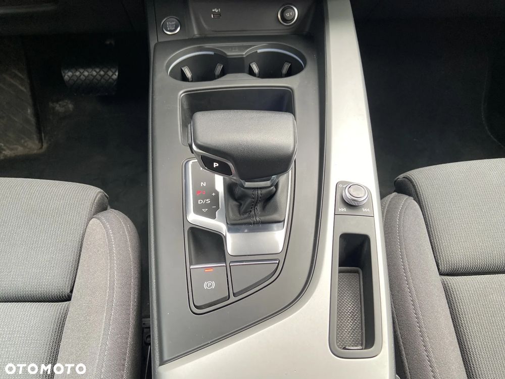 Audi A4 Limousine 40 TFSI mHEV Advanced S tronic - 17