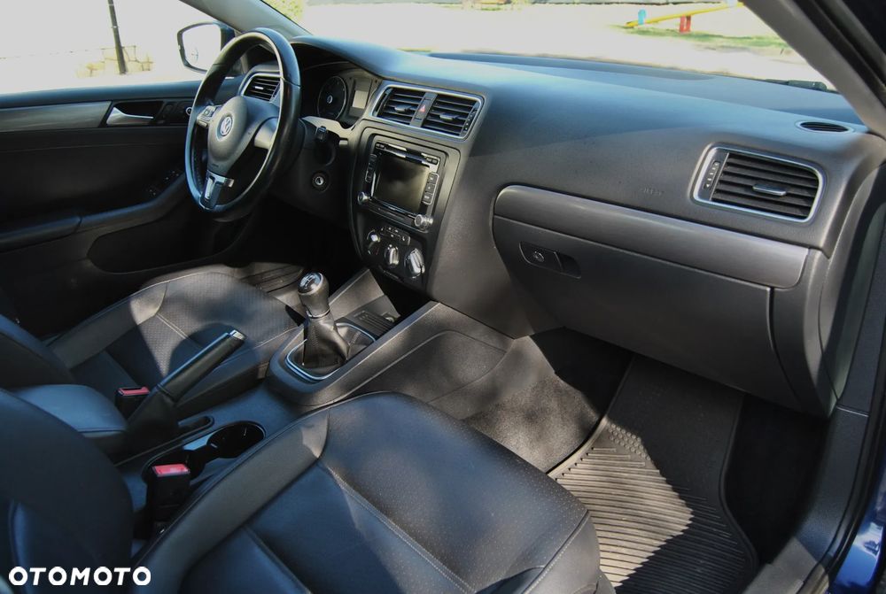 Volkswagen Jetta 2.0 TDI Match - 7