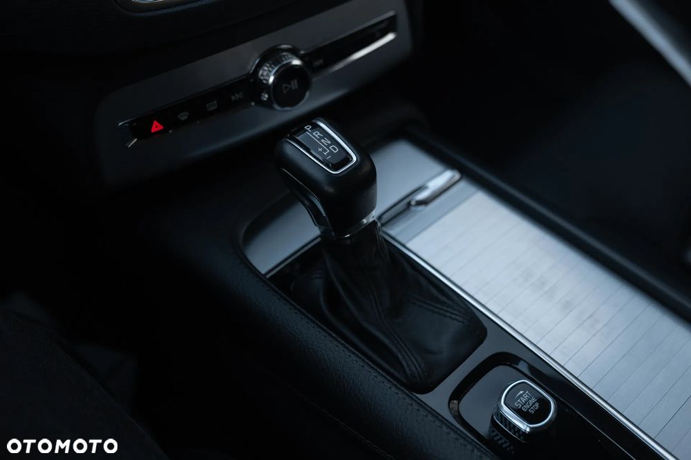 Volvo XC 90 D5 AWD Momentum - 19