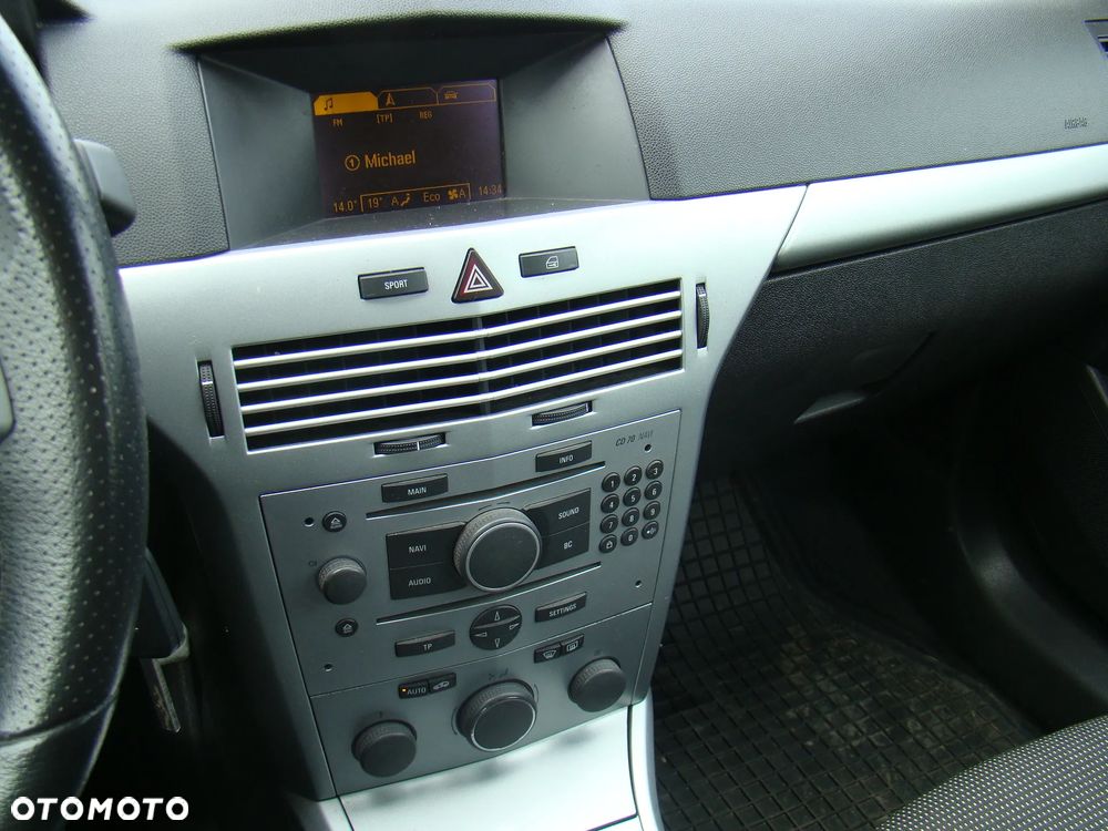 Opel Astra 1.6 Innovation - 22