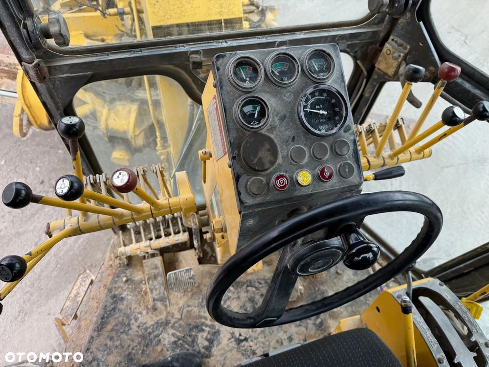 Komatsu GD 705A-4 Równiarka / 17,5 tony / - 29