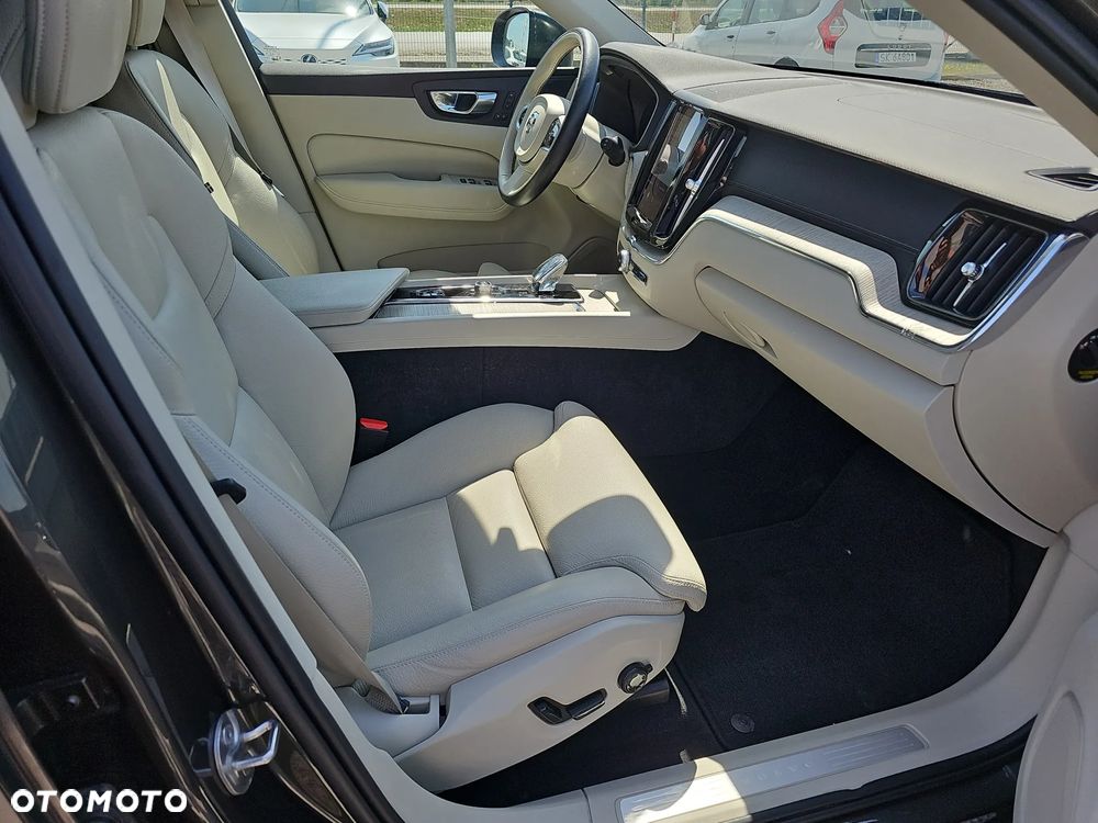 Volvo XC 60 B4 D Plus Bright - 20