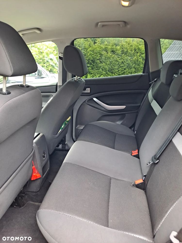 Ford Kuga 2.0 TDCi 2x4 Trend - 6