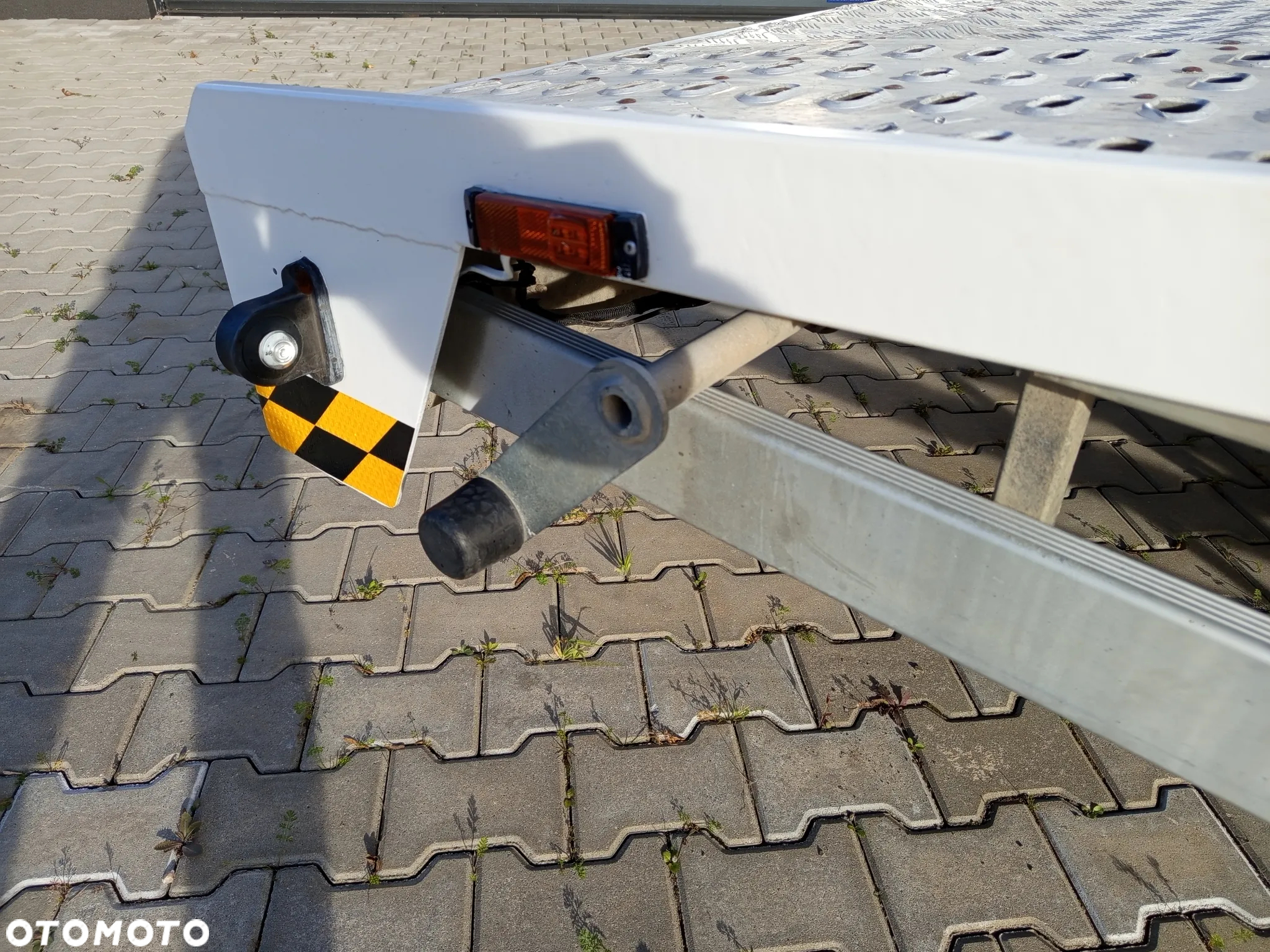 Iveco DAILY 35S180 EVV PRZEWÓZ POJAZDÓW DŁUGOŚĆ NAJAZDU 6,4 m KOŁA BLIŹNIAKI NR. 22 - 24