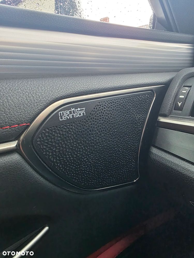 Lexus ES 300h F Sport - 11