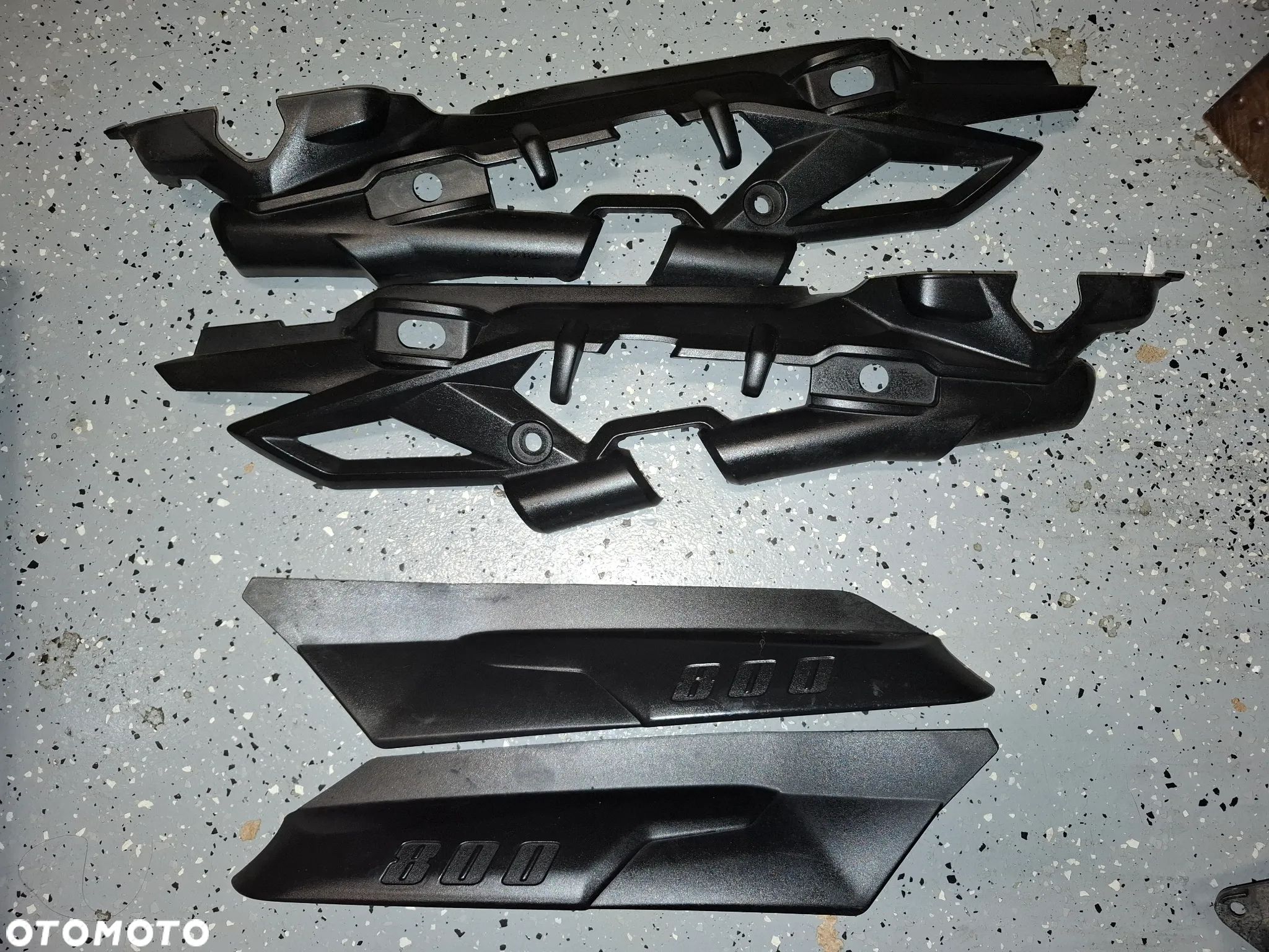 Triumph Tiger 800 wypełnienie boczek zadupek panel owiewka - 1