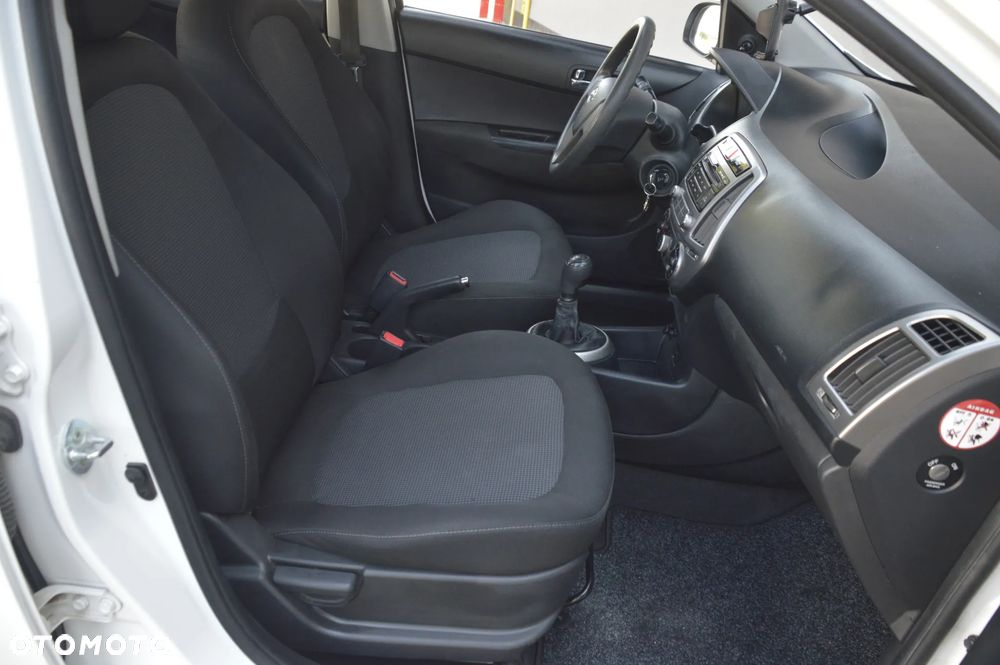 Hyundai i20 - 17