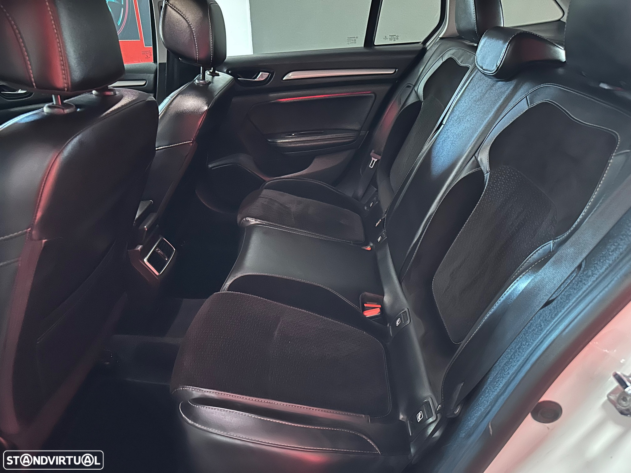 Renault Mégane Sport Tourer ENERGY dCi 110 EDC INTENS - 36