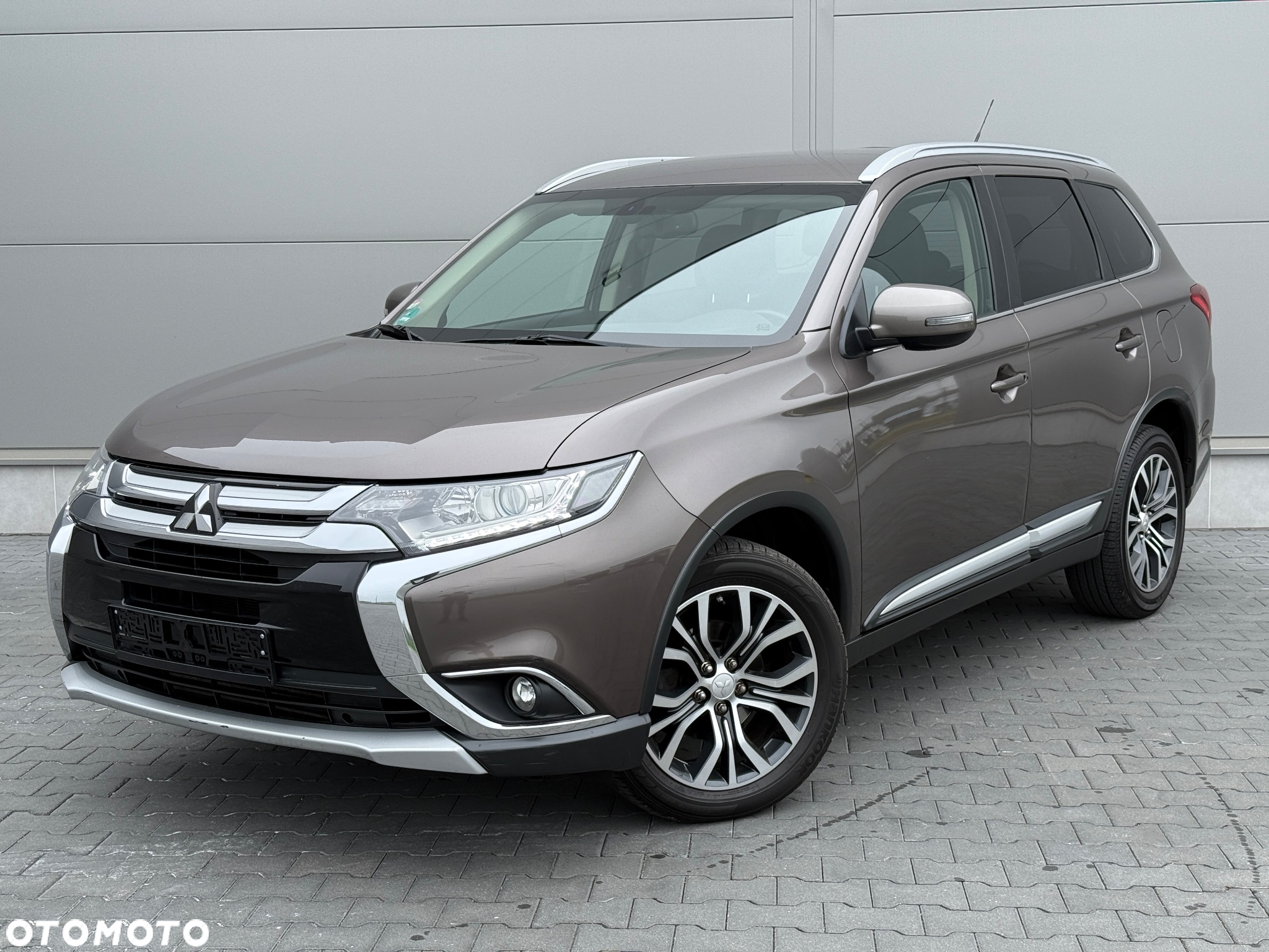 Mitsubishi Outlander - 3