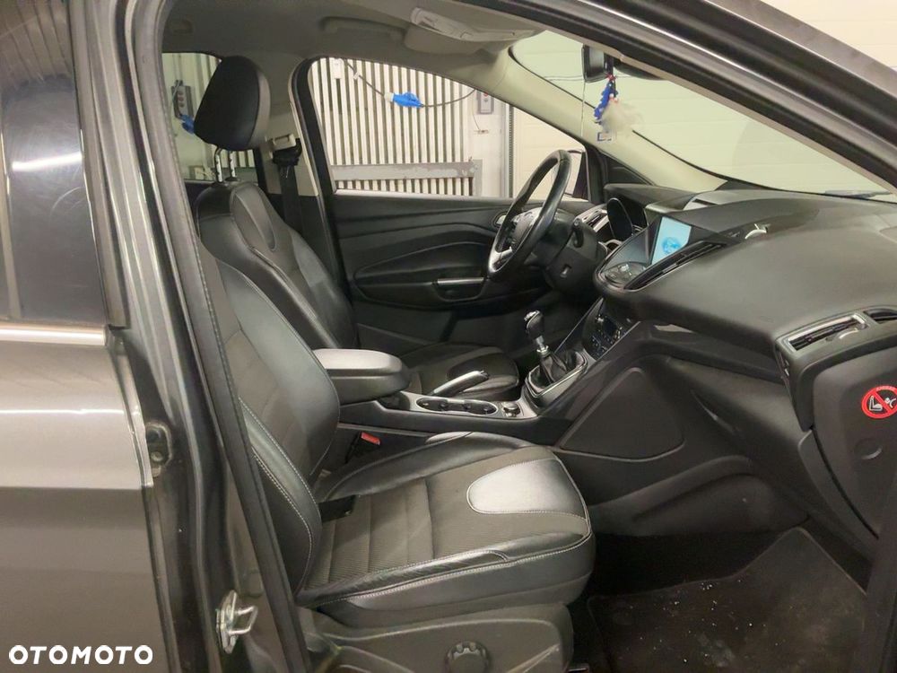 Ford Kuga 2.0 TDCi 2x4 Titanium - 7