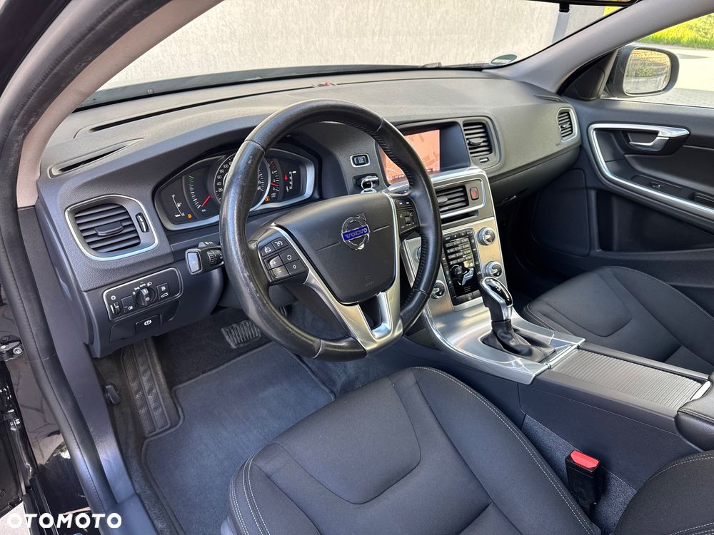 Volvo V60 D3 Geartronic Momentum Pro - 18