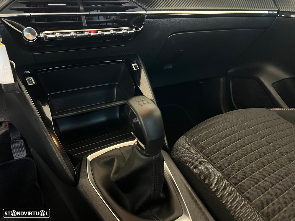 Peugeot 208 1.2 PureTech Active - 12