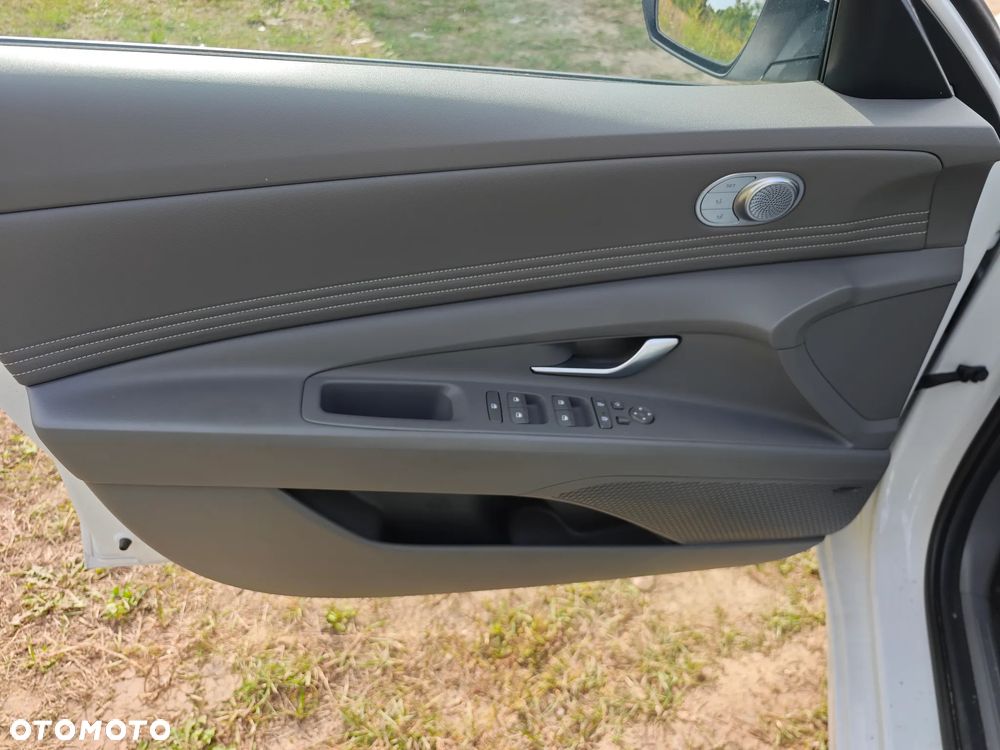 Hyundai Elantra 1.6 Executive CVT - 10