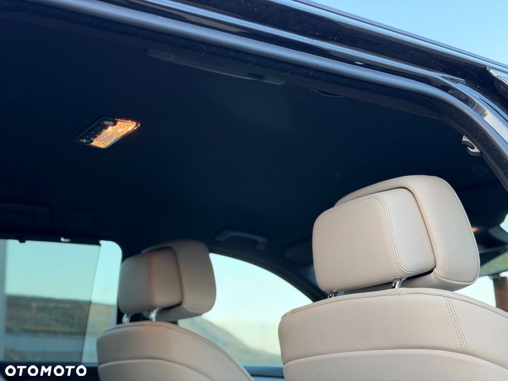 BMW Seria 5 520d - 12