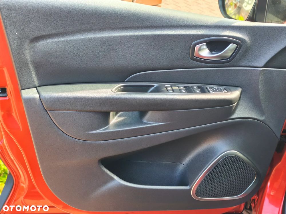 Renault Captur TCe 130 GPF LIMITED - 23