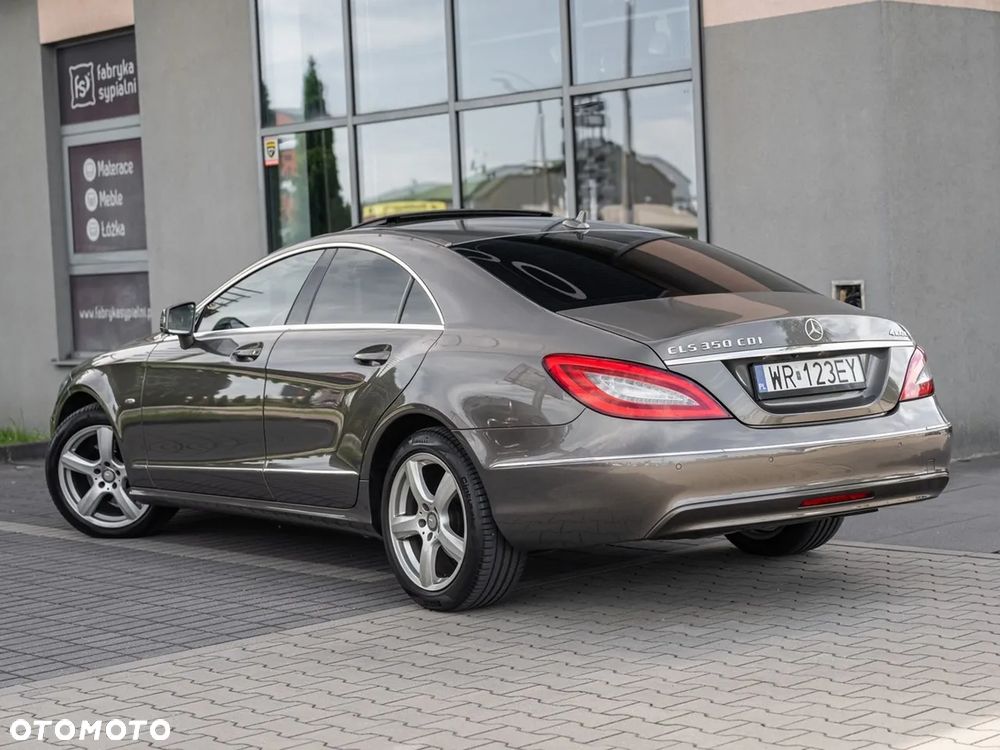 Mercedes-Benz CLS - 9