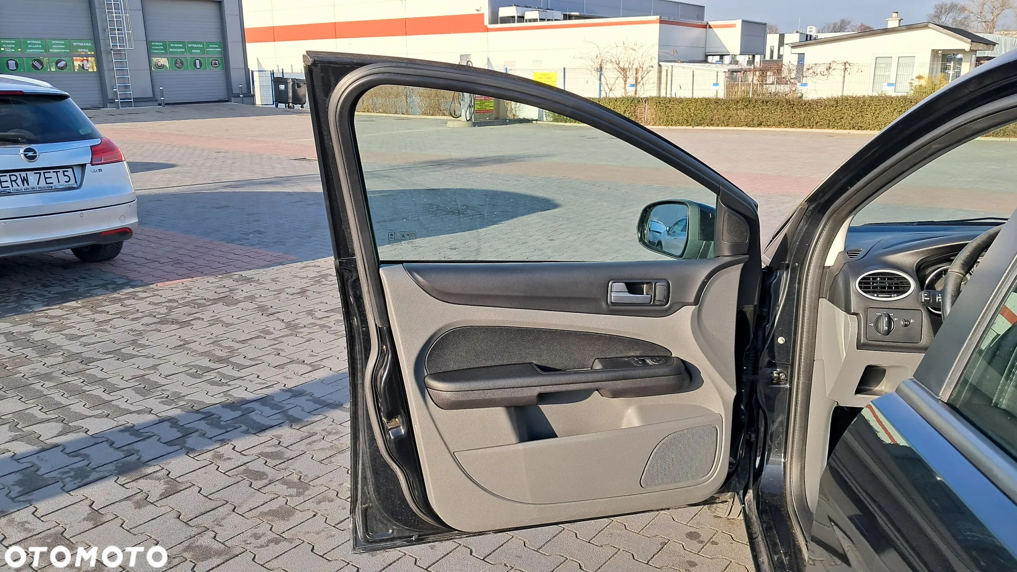 Ford Focus 1.6 16V Ambiente - 11