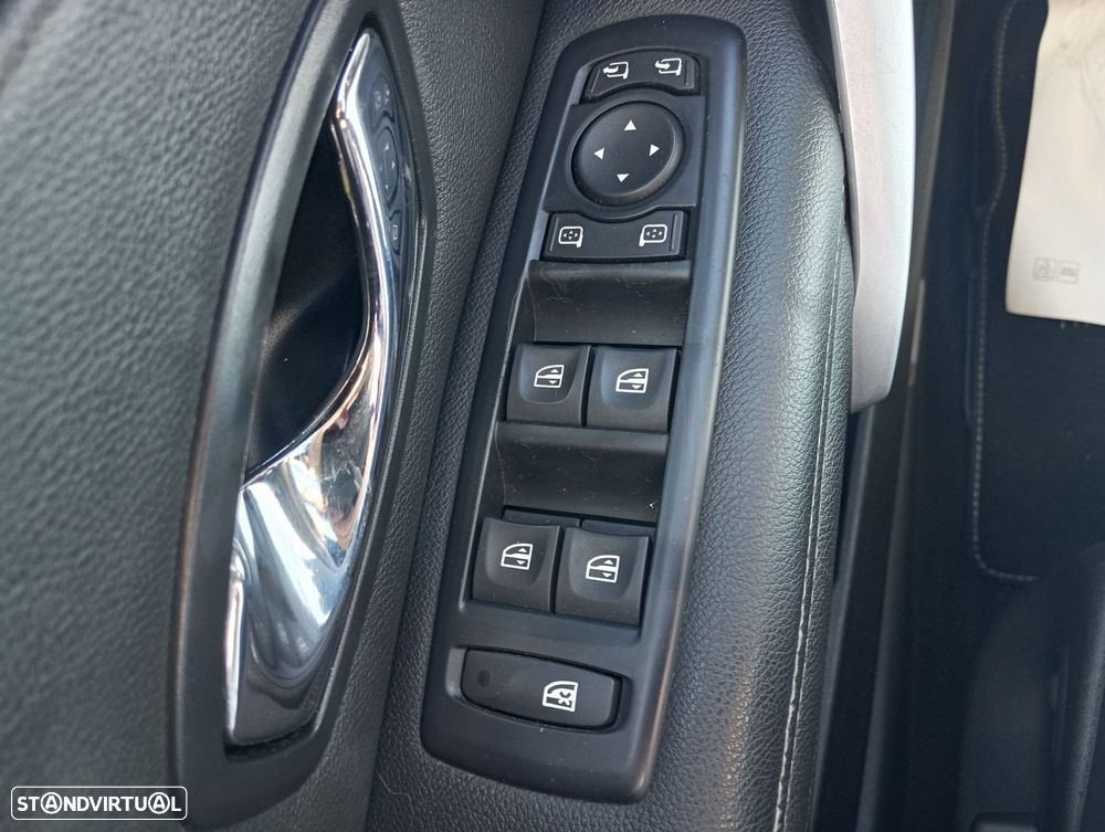 Renault Mégane ENERGY TCe 115 Start & Stop Bose Edition - 12