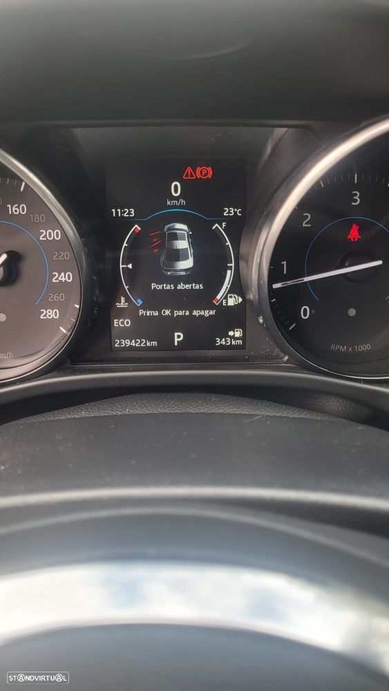 Jaguar XE - 11