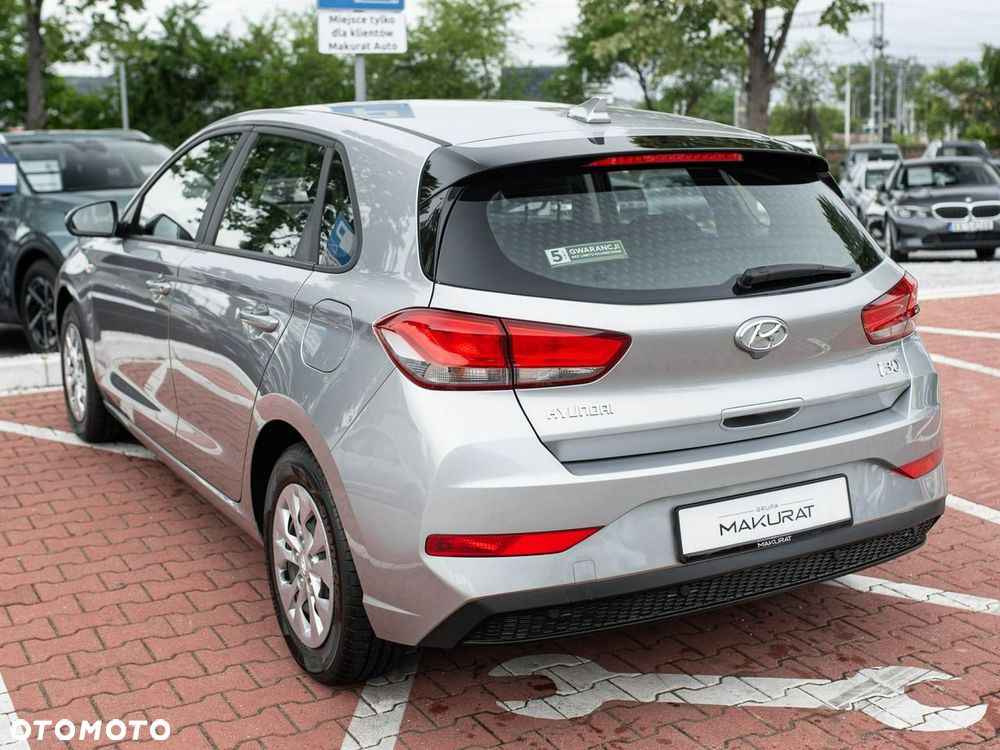 Hyundai i30 1.5 DPI Classic + - 5