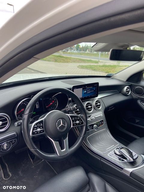 Mercedes-Benz Klasa C 200 4Matic 9G-TRONIC Night Edition - 11