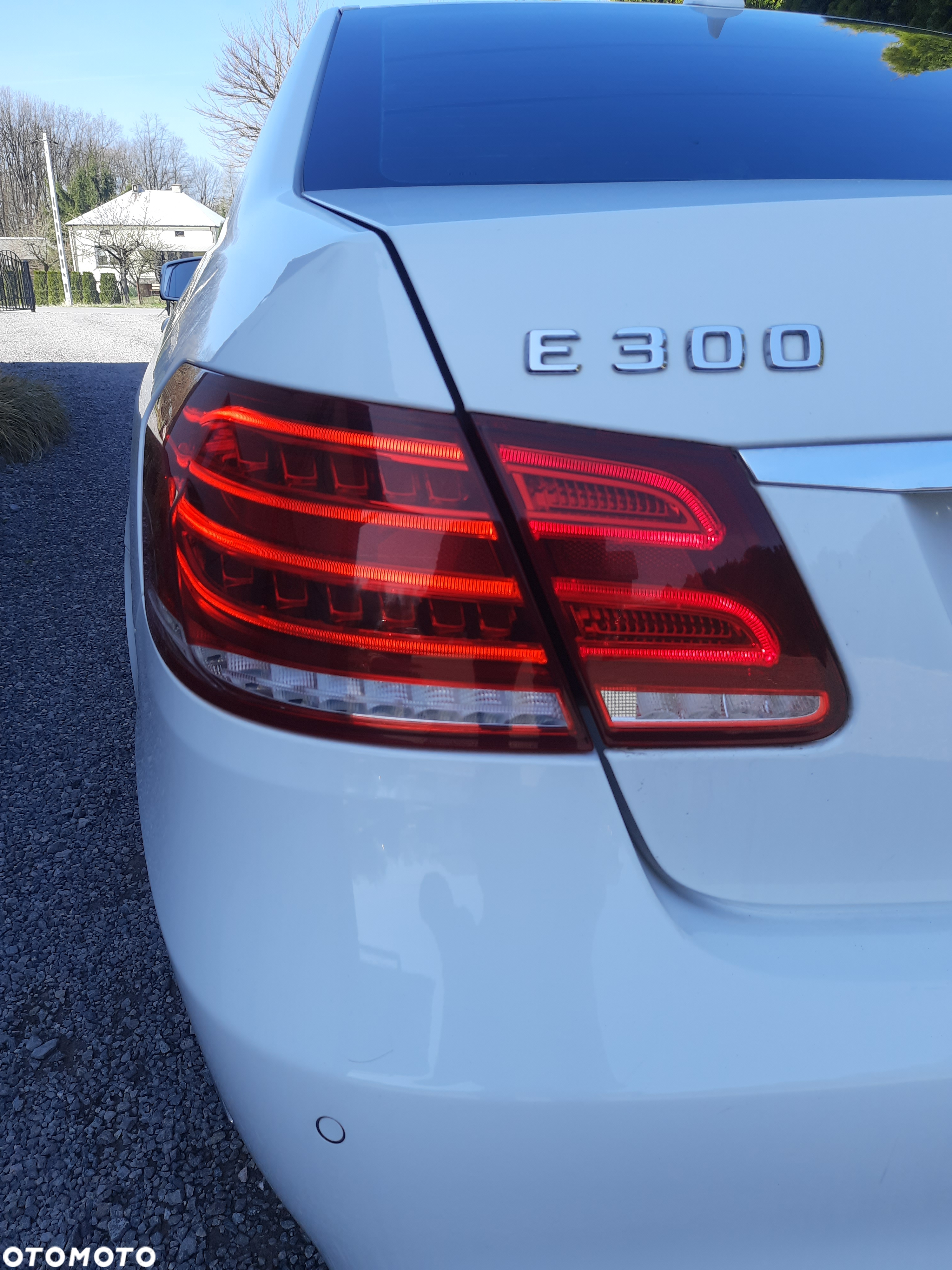 Mercedes-Benz Klasa E 300 T BlueTEC HYBRID 7G-TRONIC - 7