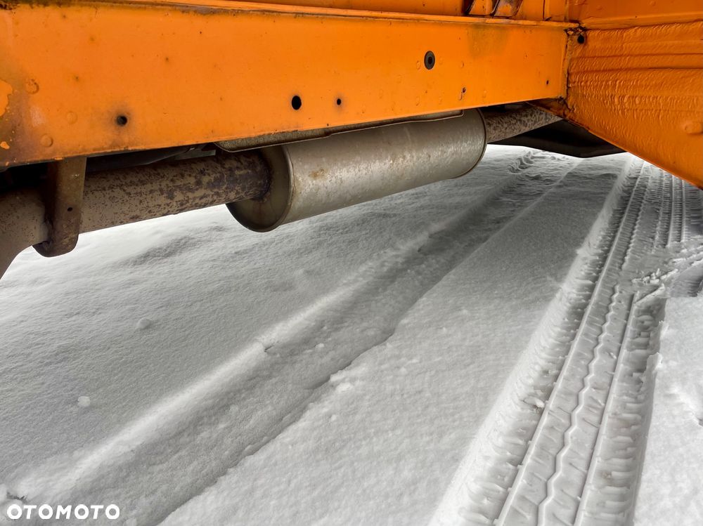 Mercedes-Benz Sprinter - 13