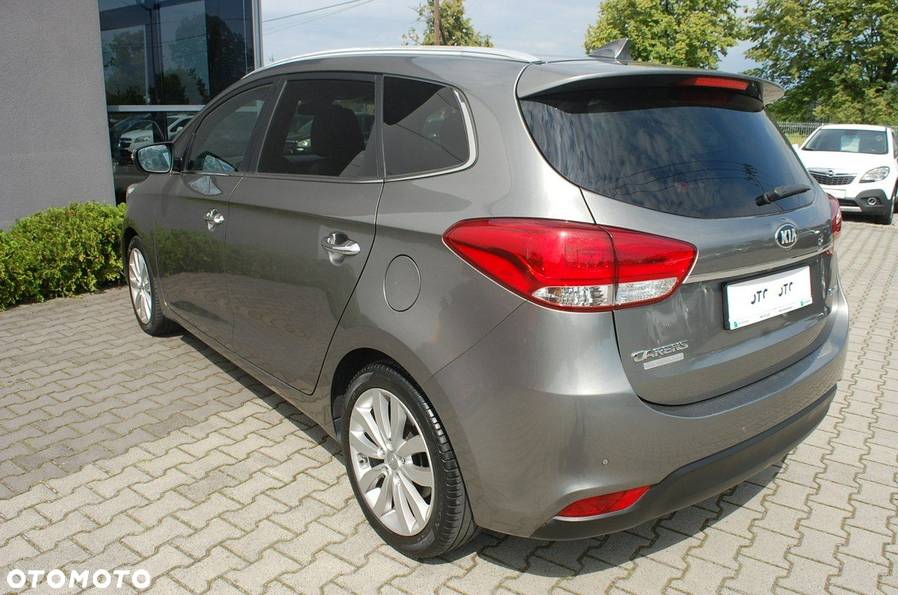 Kia Carens - 3