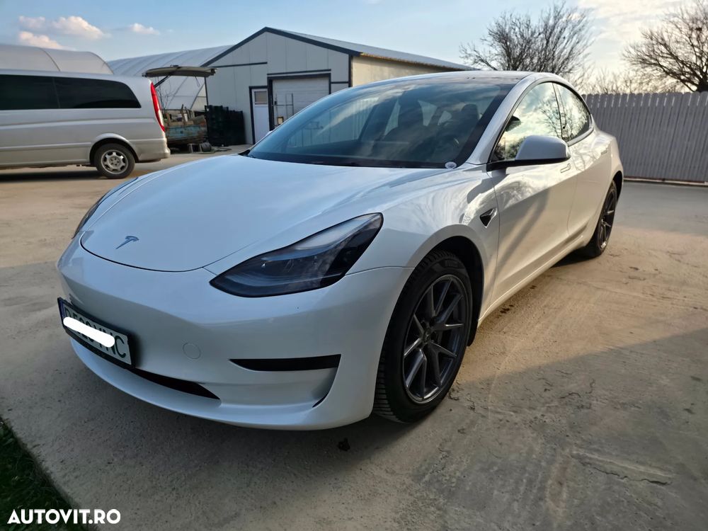 Tesla Model 3 RWD - 1