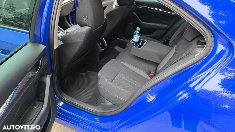 Skoda Octavia 2.0 TDI DSG Ambition - 9