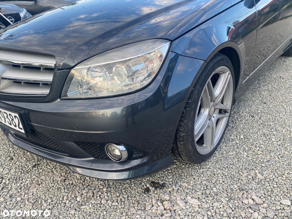 Mercedes-Benz Klasa C 180 CGI BlueEFFICIENCY Avantgarde - 9