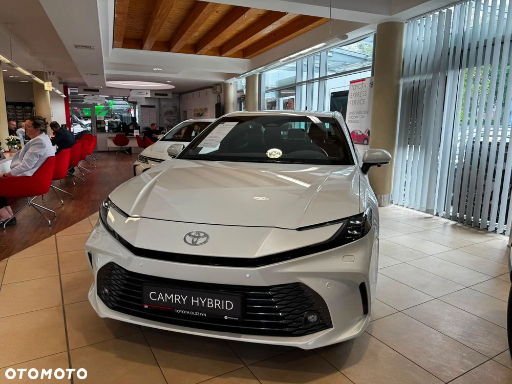 Toyota Camry - 1