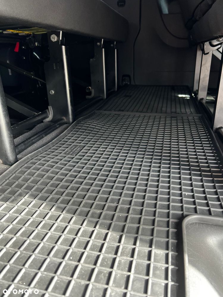 Renault Trafic 2.0 dCi - 4