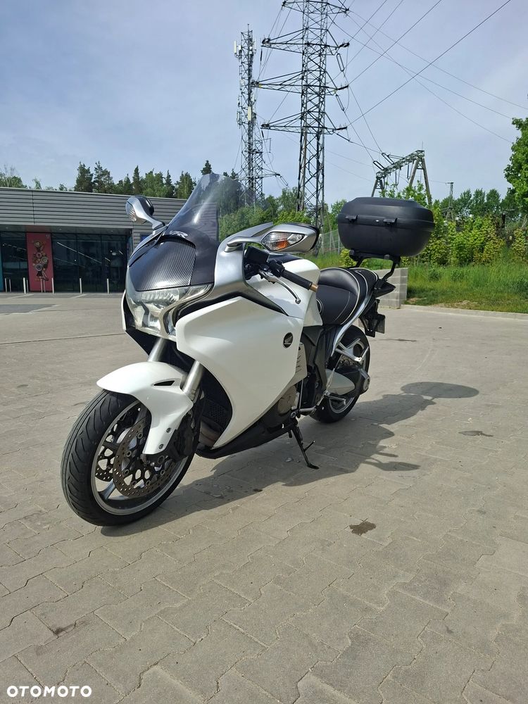 Honda VFR - 2