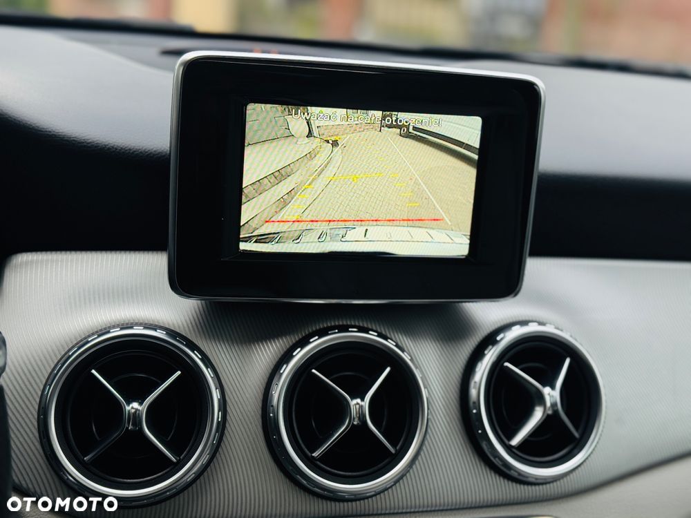 Mercedes-Benz GLA 200 7G-DCT Style - 13