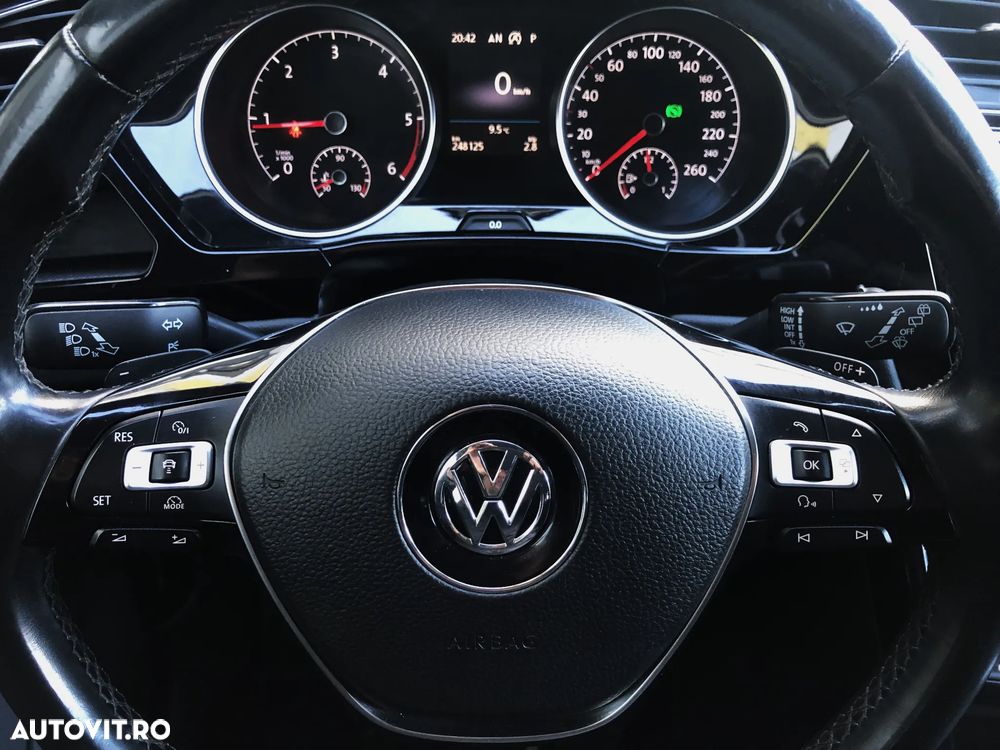 Volkswagen Touran 2.0 TDI DSG Highline - 25