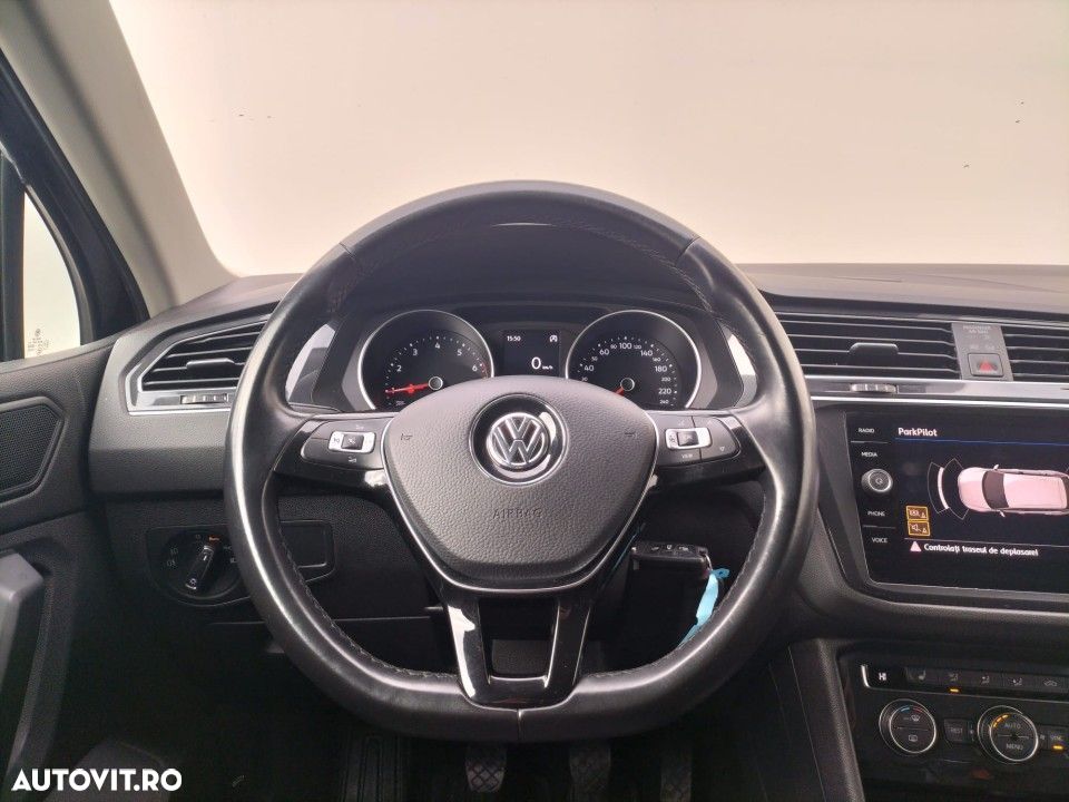 Volkswagen Tiguan - 8
