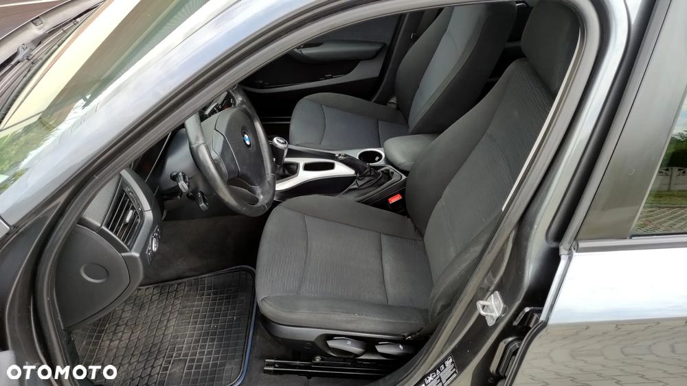 BMW X1 xDrive18d - 23