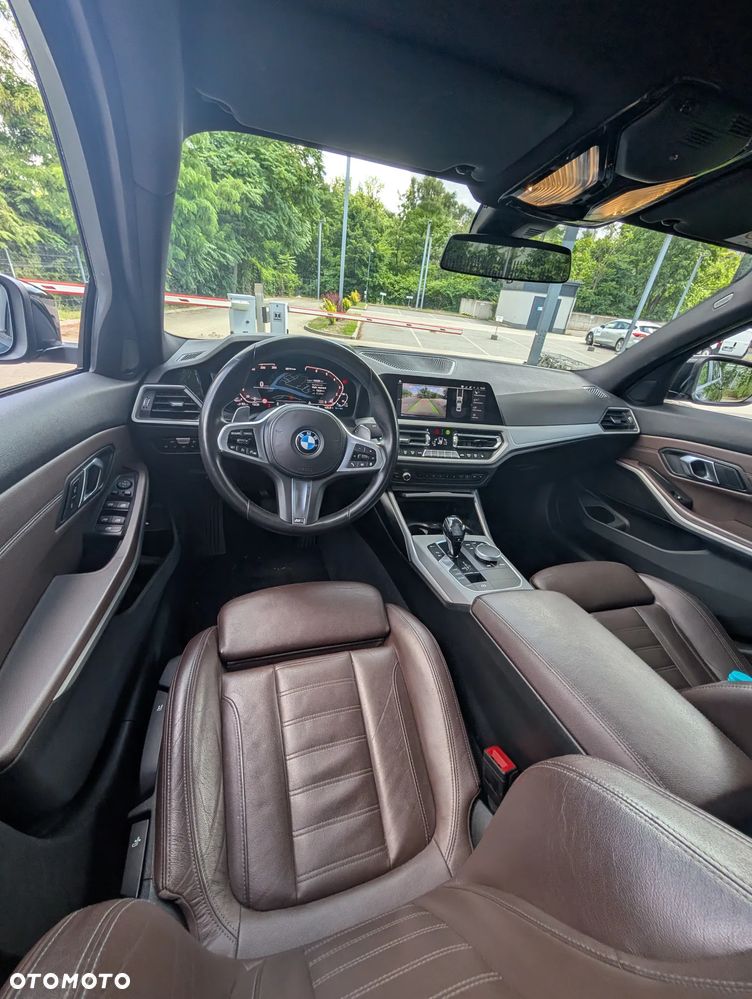 BMW Seria 3 330e M Sport - 15