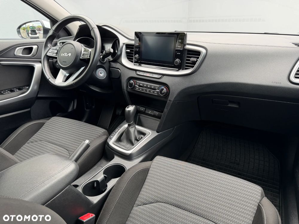 Kia Ceed 1.5 T-GDI M - 22