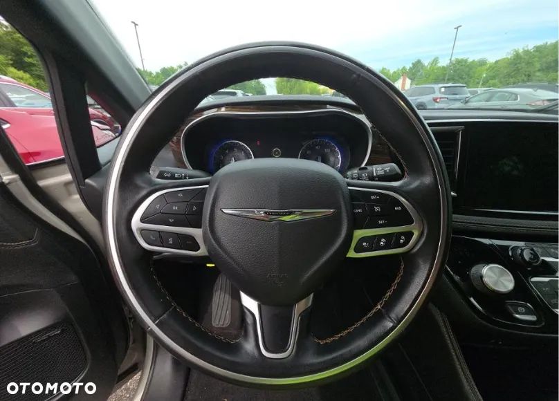 Chrysler Pacifica - 8