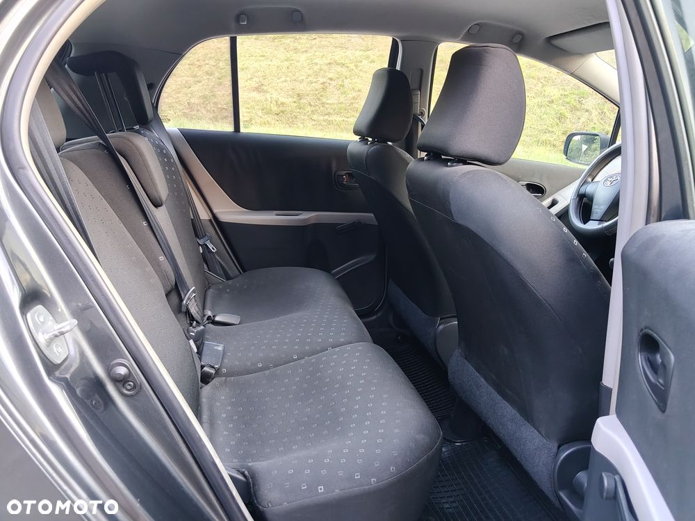 Toyota Yaris 1.0 Terra EU5 - 11