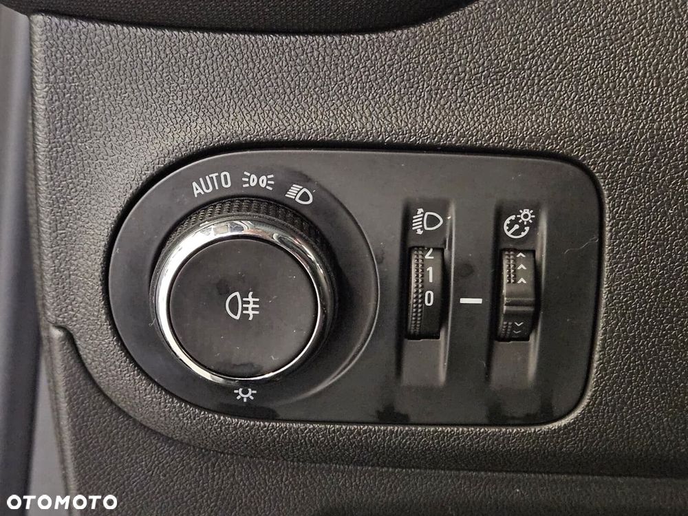 Opel Crossland X - 13