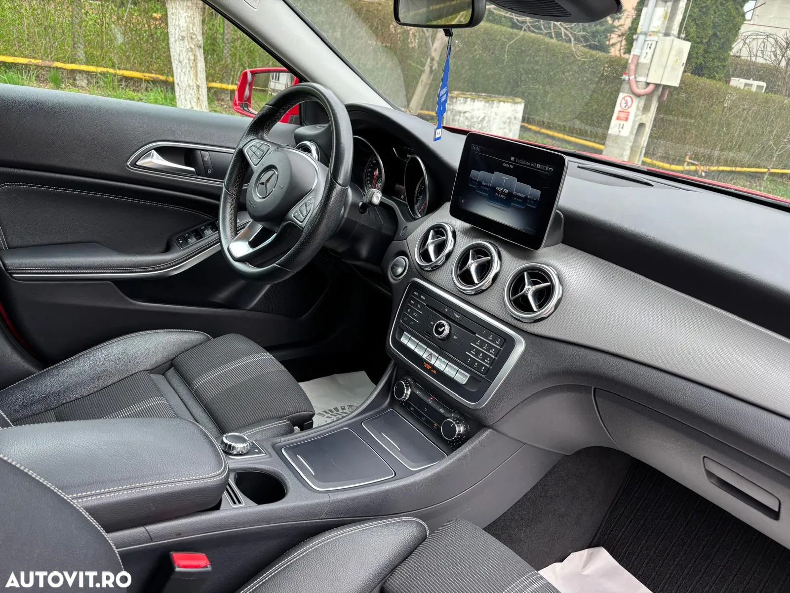 Mercedes-Benz GLA - 7