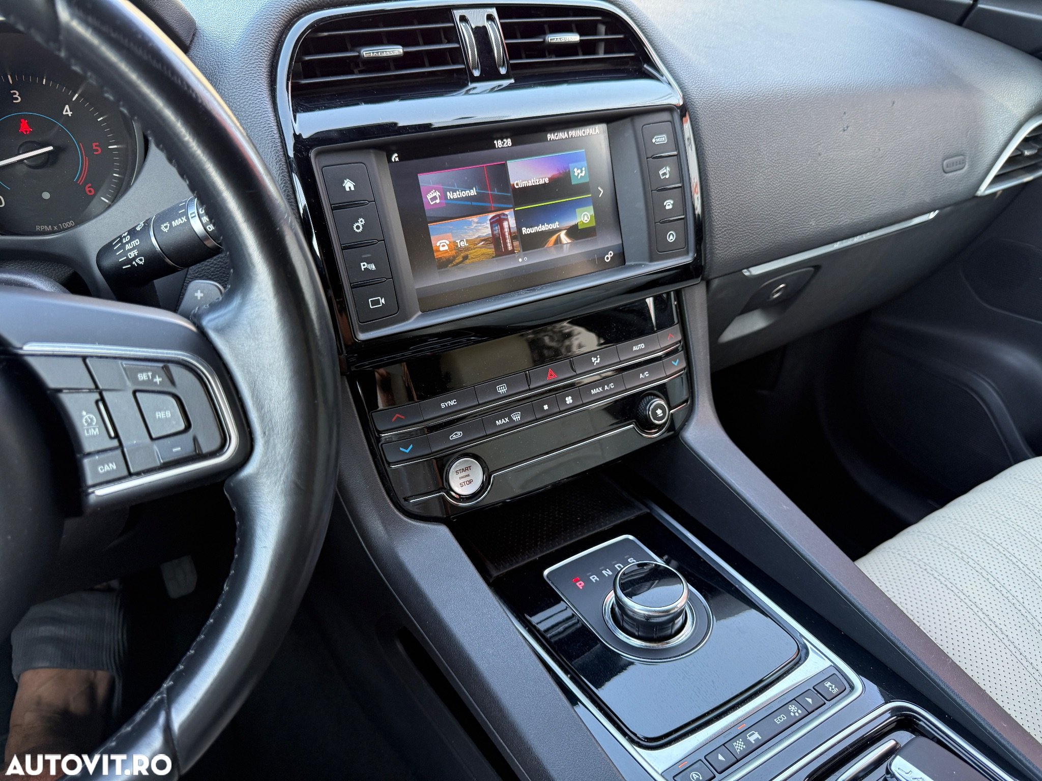 Jaguar F-Pace 20d AWD Aut. Prestige - 4
