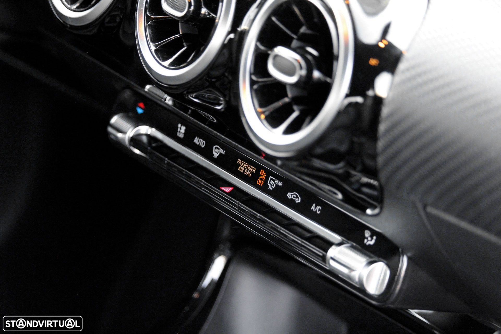 Mercedes-Benz CLA 180 - 21