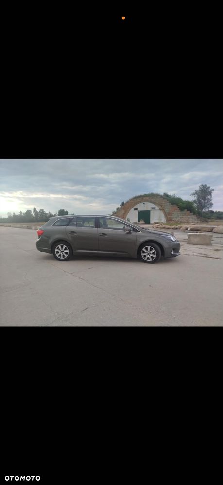 Toyota Avensis 2.0 D-4D Premium - 3