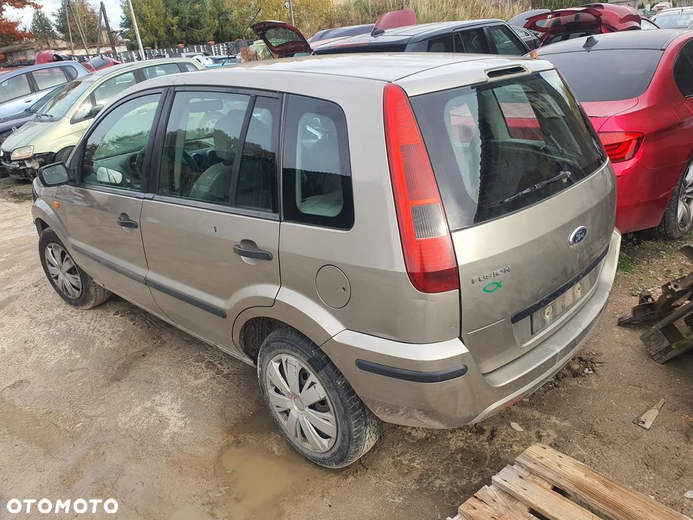 ford fusion Q2 maska zderzak lampa grill błotnik drzwi zbiornik paliwa szyba lusterko - 2
