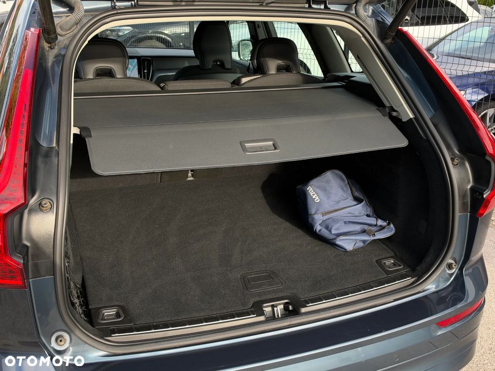 Volvo XC 60 B4 B Momentum Pro - 35