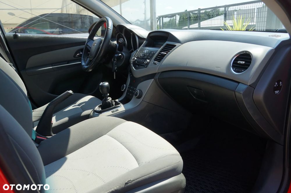 Chevrolet Cruze - 19